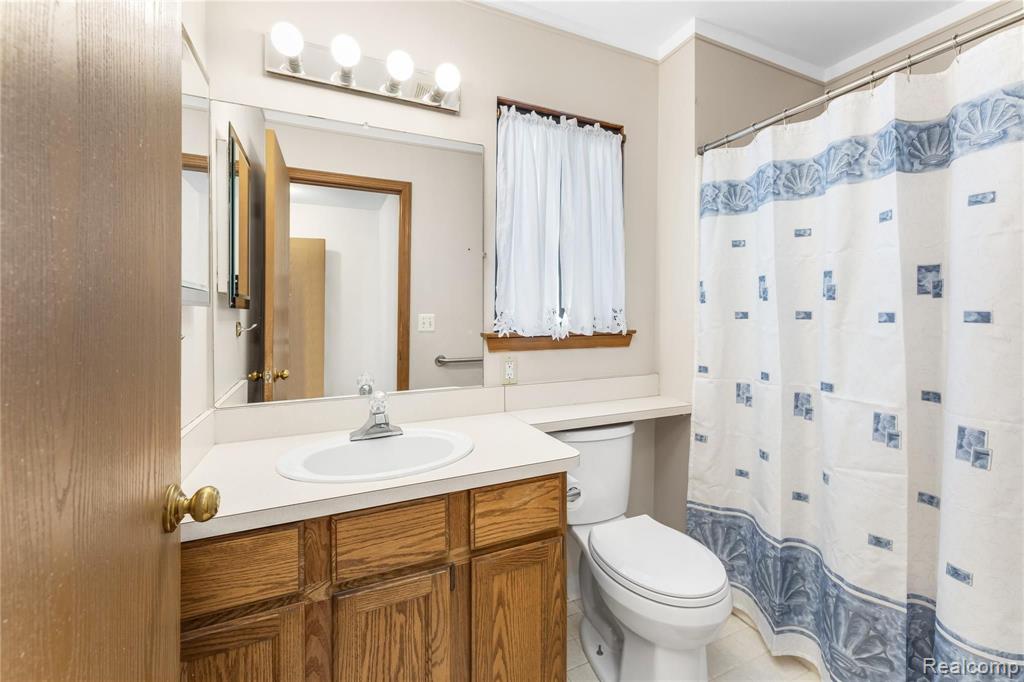 21565 Hall Road Woodhaven, MI 48183 - Photo 19 of 42