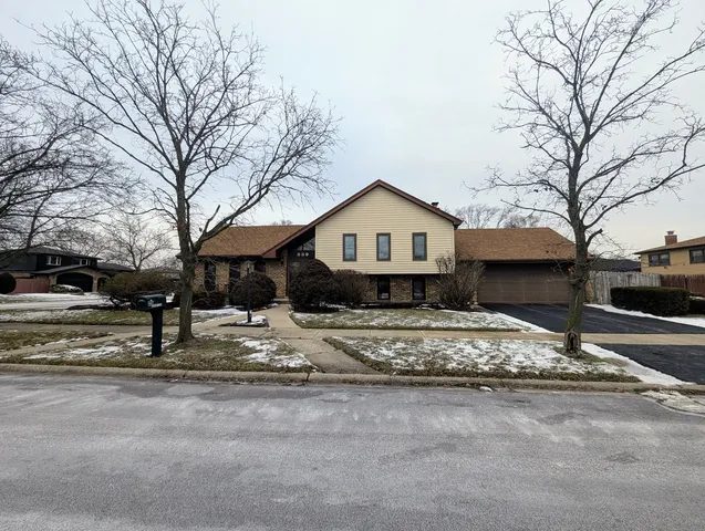 $239,900 | 339 South Dorchester Avenue, Glenwood, IL 60425