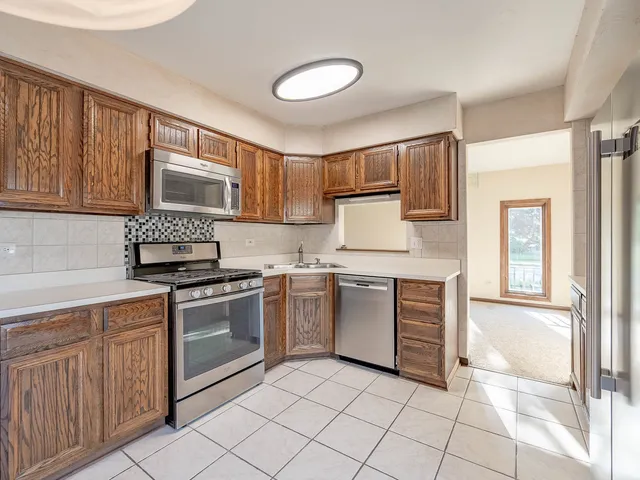 $239,900 | 339 South Dorchester Avenue, Glenwood, IL 60425