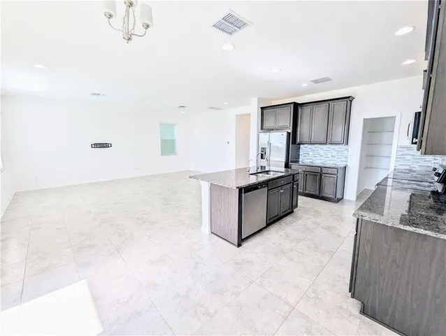 $2,390 | 2944 Autumn Rock Drive, Zephyrhills, FL 33540