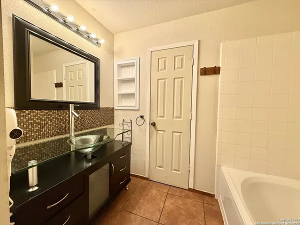 $1,700 | 6118 Kensinger Pass, Converse, TX 78109