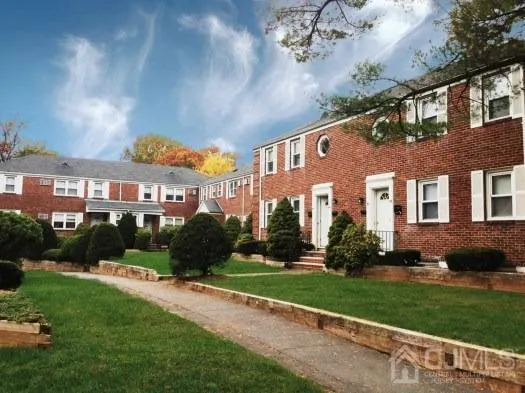 $2,148 | 98 East Cliff Street, Unit 1, Somerville, NJ 08876