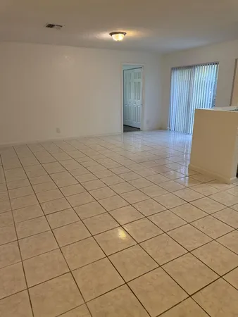 $169,000 | 1 Crossings Circle, Unit C, Boynton Beach, FL 33435
