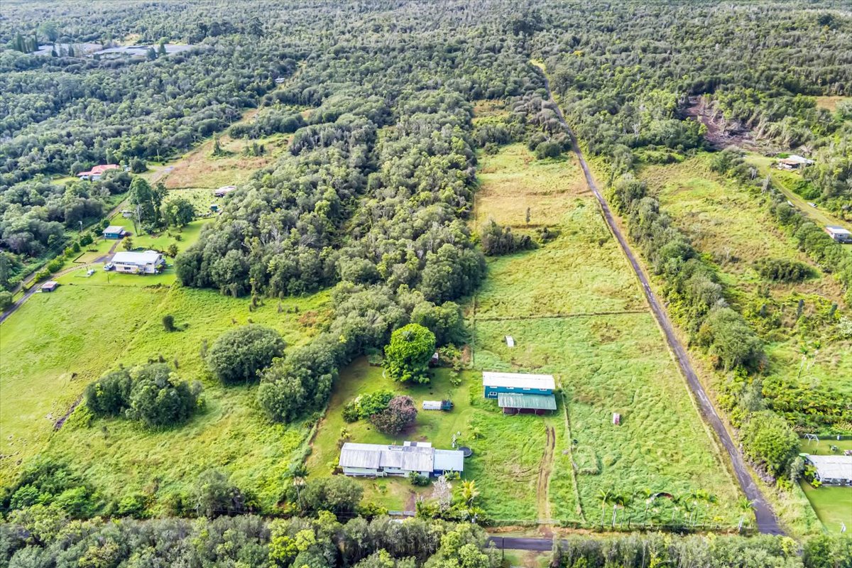 18-4327 North Peck Road Mountain View, HI 96771 - Photo 23 of 30 a view of a garden