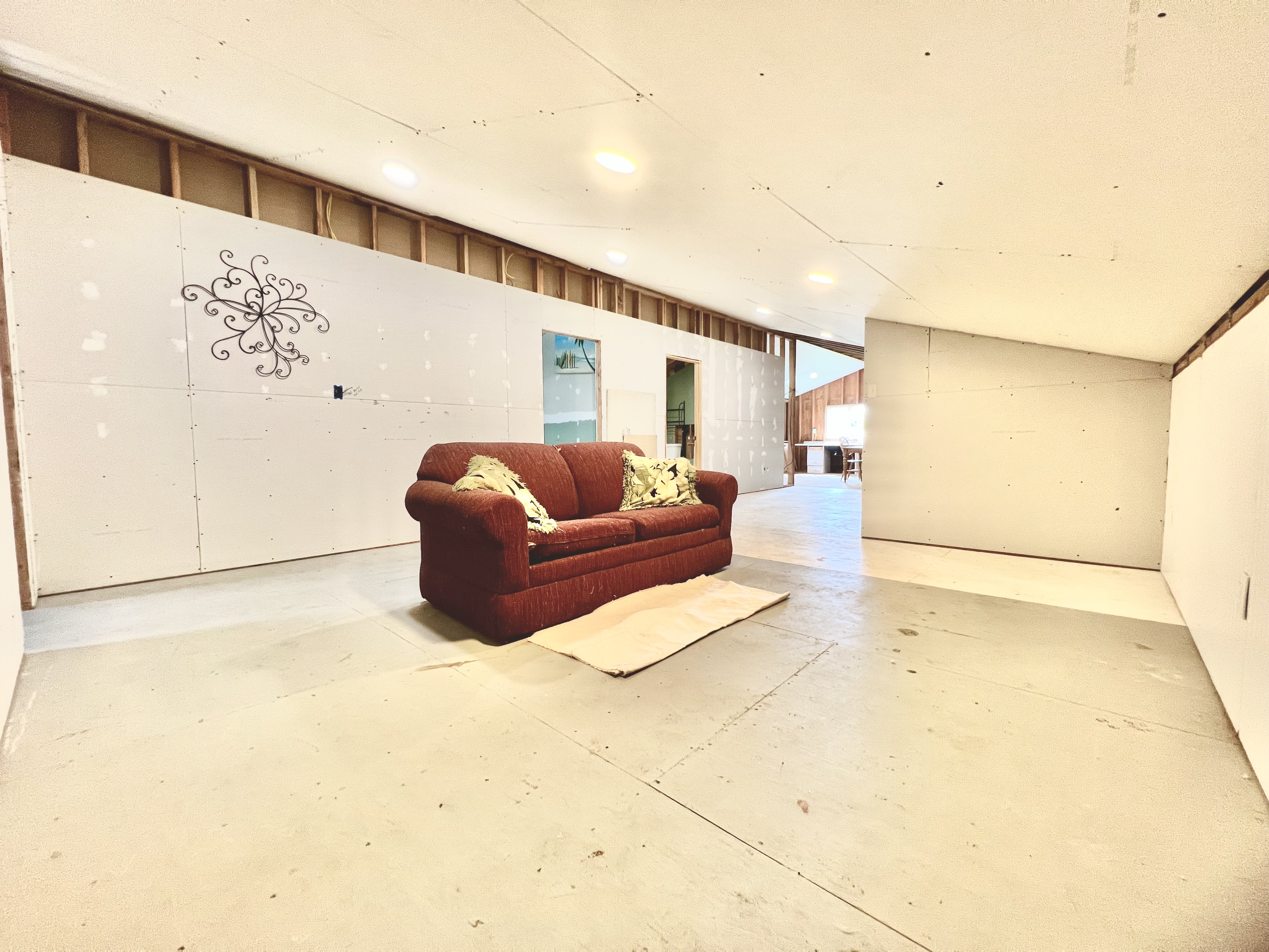18-4327 North Peck Road Mountain View, HI 96771 - Photo 26 of 30 a living room with furniture