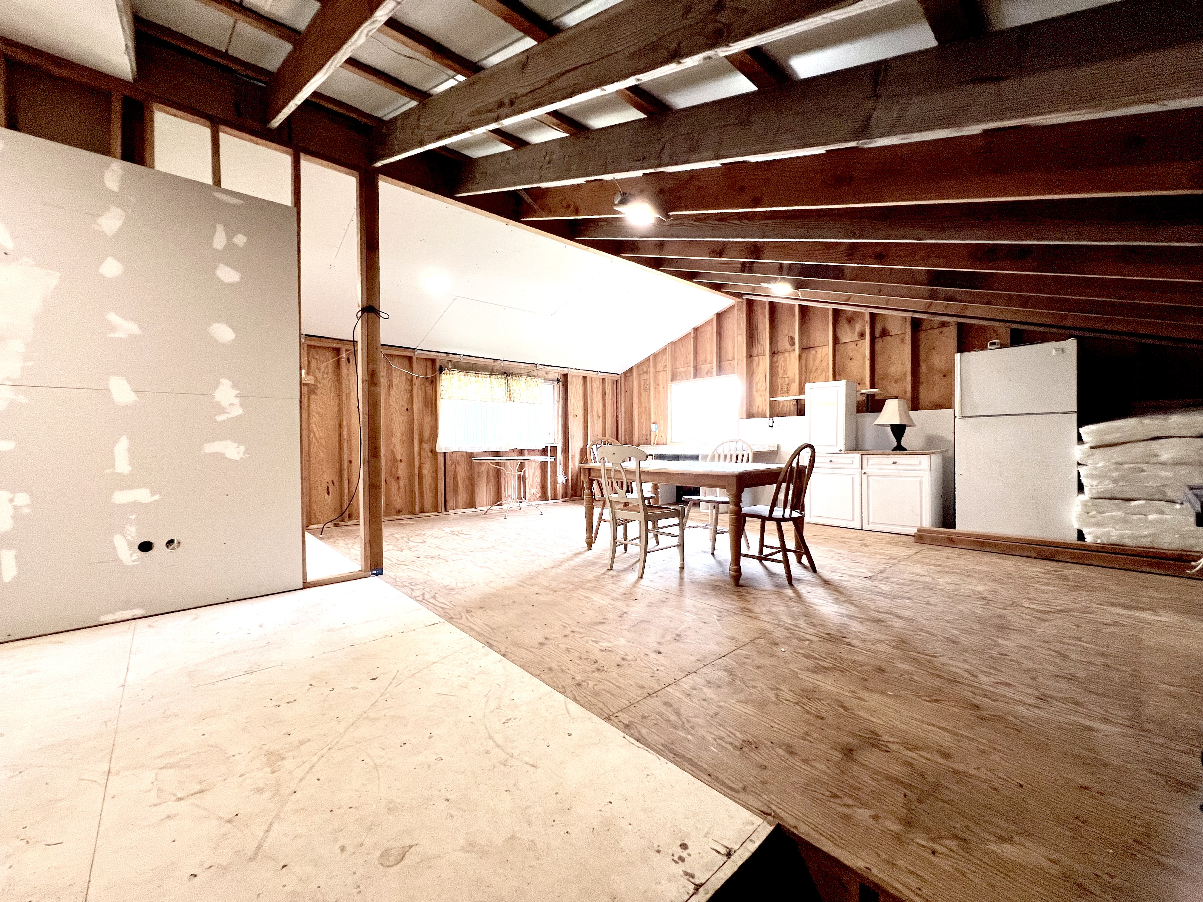 18-4327 North Peck Road Mountain View, HI 96771 - Photo 29 of 30 a view of a room with wooden floor