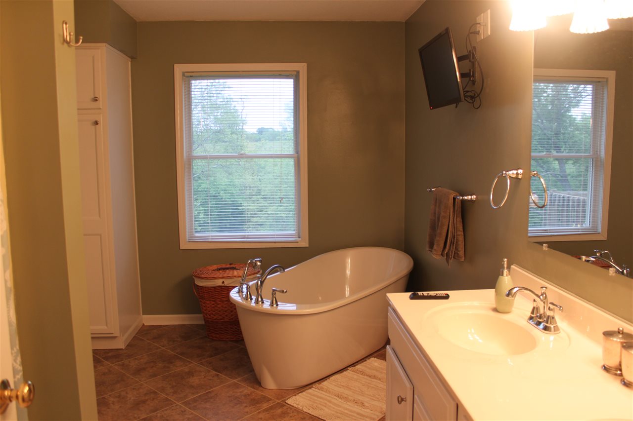 1490 Mt Pleasant Road Bedford, IN 47421 - Photo 12 of 30
