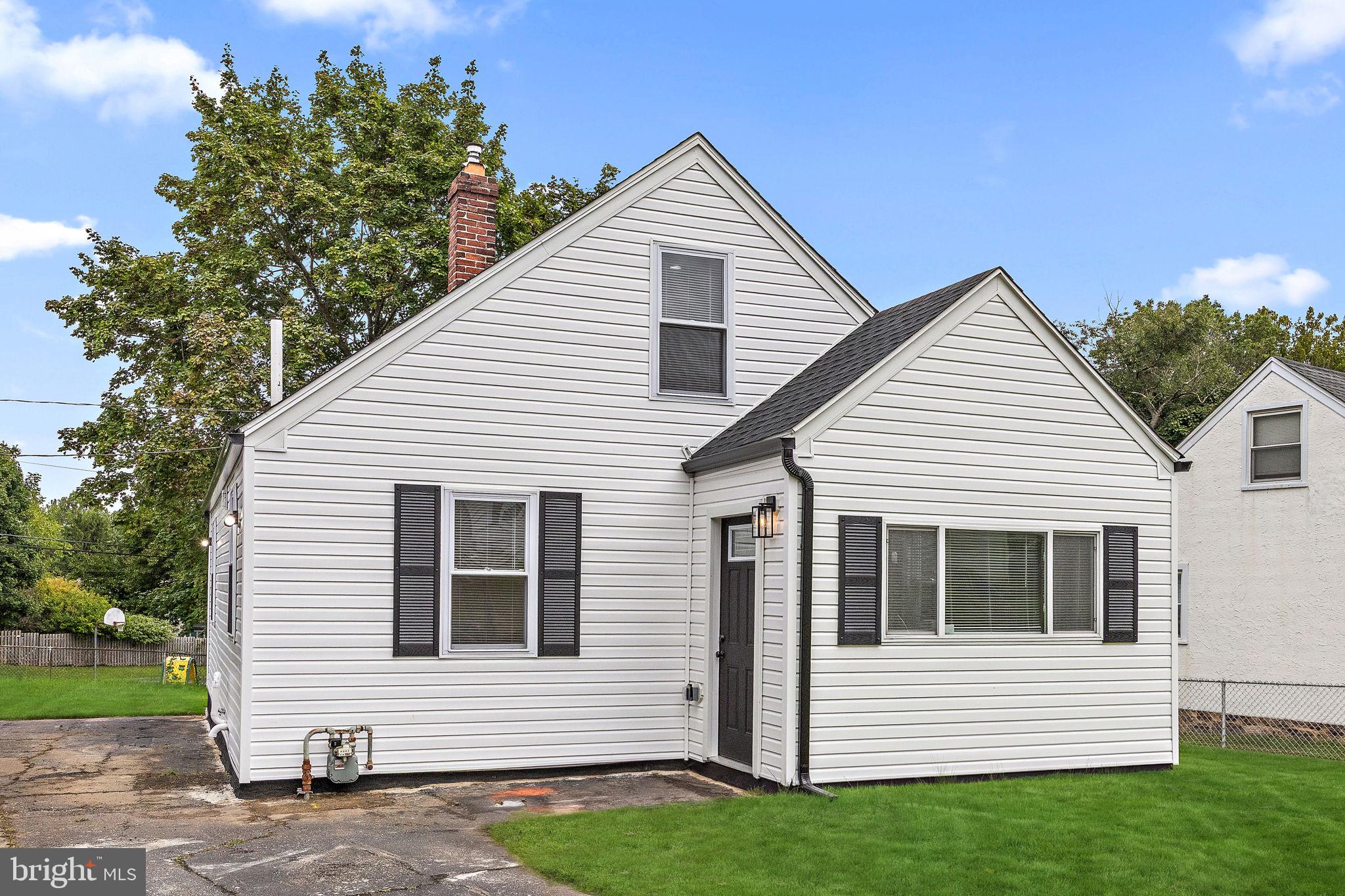 53 Seward Lane Aston, PA 19014 - Photo 2 of 41 Gallery Image 2