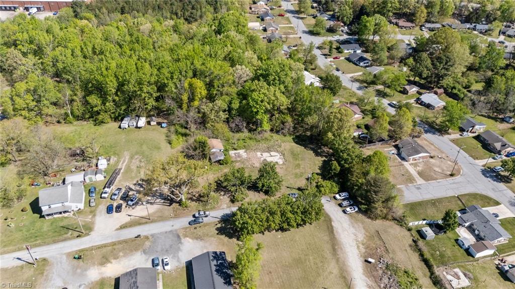 1011 Gaines Avenue High Point, NC 27263 - Photo 4 of 10