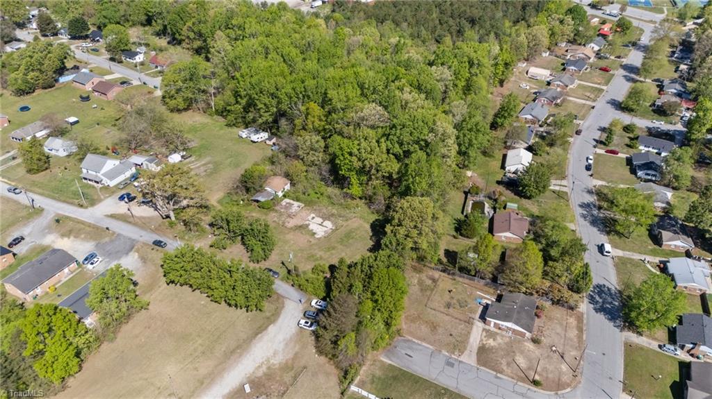 1011 Gaines Avenue High Point, NC 27263 - Photo 5 of 10