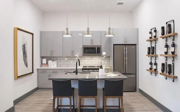 $2,840 | 128 Columbus Street, Unit 1B, Charleston, SC 29403