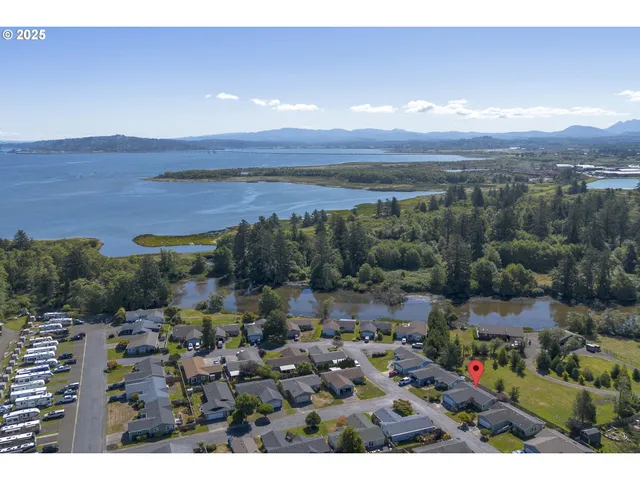 $140,000 | 1100 Northwest Warrenton Drive, Unit 338, Warrenton, OR 97146