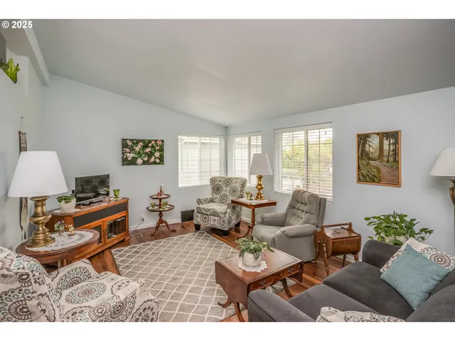 $140,000 | 1100 Northwest Warrenton Drive, Unit 338, Warrenton, OR 97146