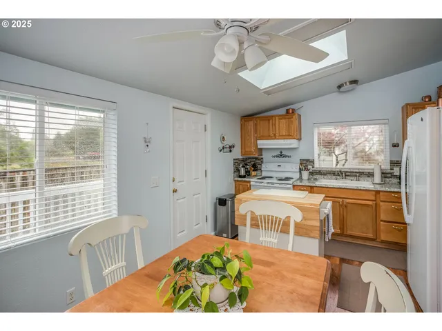 $140,000 | 1100 Northwest Warrenton Drive, Unit 338, Warrenton, OR 97146