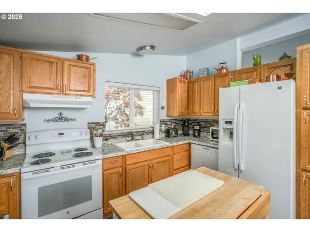 $140,000 | 1100 Northwest Warrenton Drive, Unit 338, Warrenton, OR 97146