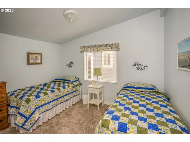 $140,000 | 1100 Northwest Warrenton Drive, Unit 338, Warrenton, OR 97146