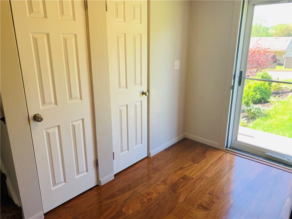 9909 Walker Road Elizabeth, PA 15037 - Photo 3 of 25 Entry with newer front door and floor.