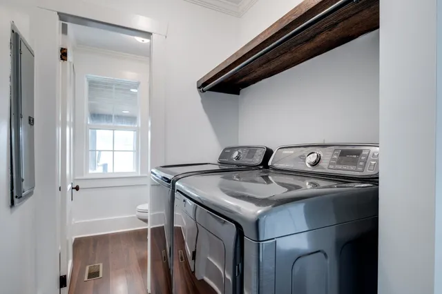 a close view of sink