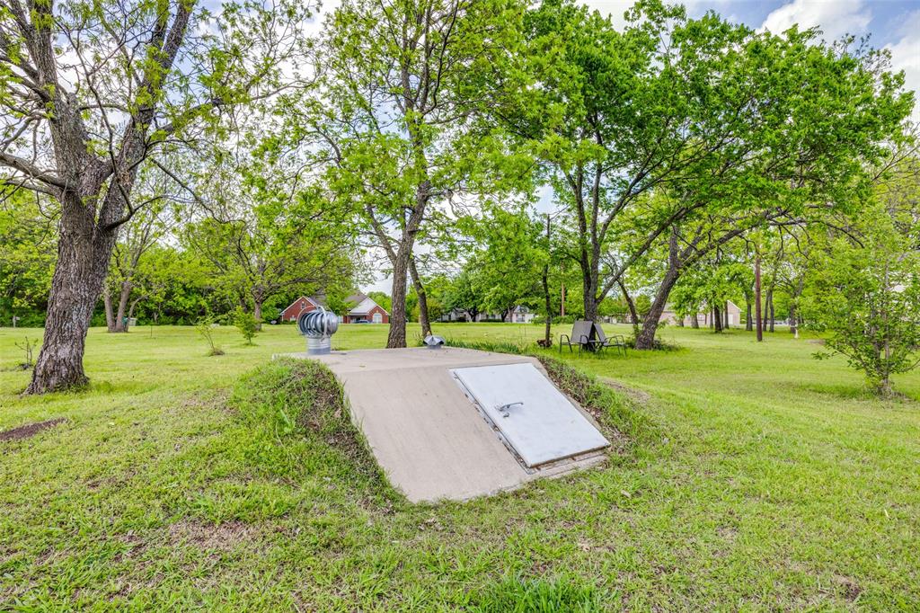 4440 Dripping Spring Road Sherman, TX 75090 - Photo 21 of 39 a view of a park with trees and plants