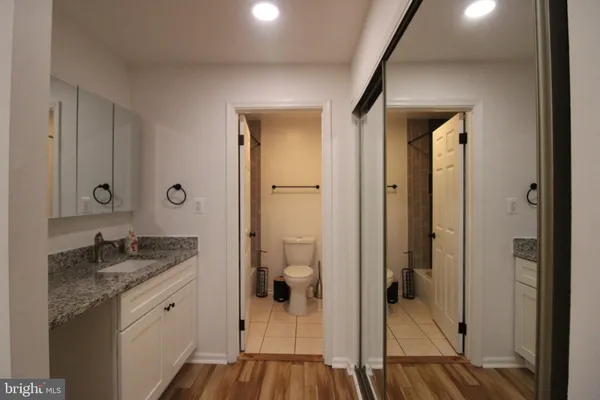 $2,100 | 3150 Anchorway Court, Unit E, Falls Church, VA 22042