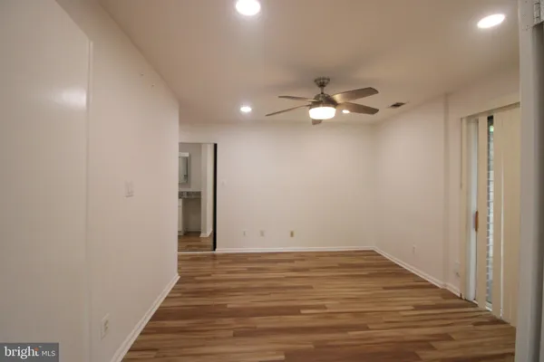 $2,100 | 3150 Anchorway Court, Unit E, Falls Church, VA 22042