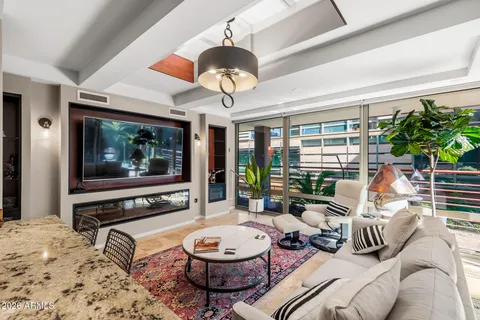 $549,000 | 7141 East Rancho Vista Drive, Unit 2014, Scottsdale, AZ 85251