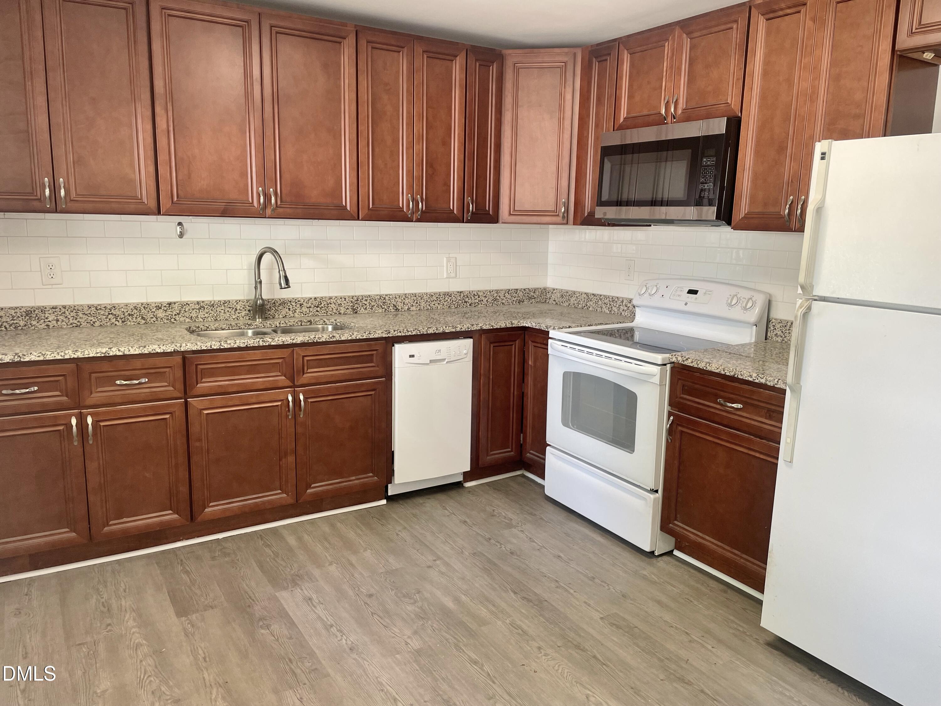 1419 Valley Road Garner, NC 27529 - Photo 9 of 27 IMG_7449