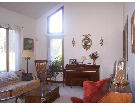 165 Hickory Road Wrentham, MA 02093 - Photo 3 of 8 Gallery Image 3