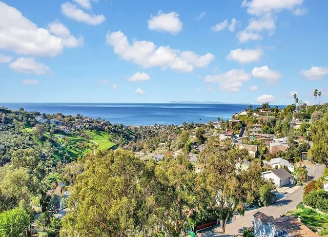 $2,499,000 | 1445 Bluebird Canyon Drive, Laguna Beach, CA 92651