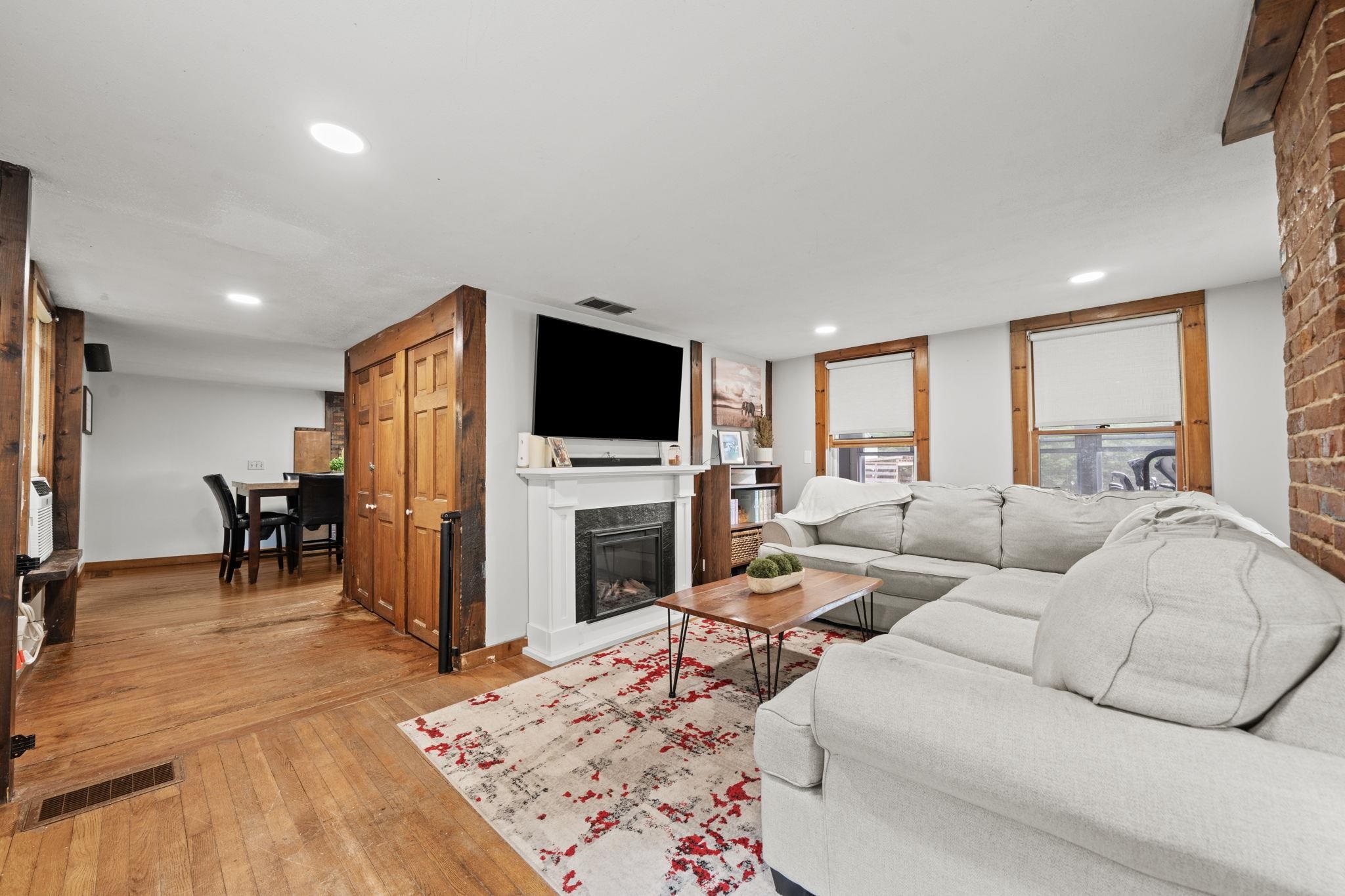 17 Blossom Road Plaistow, NH 03865 - Photo 9 of 27