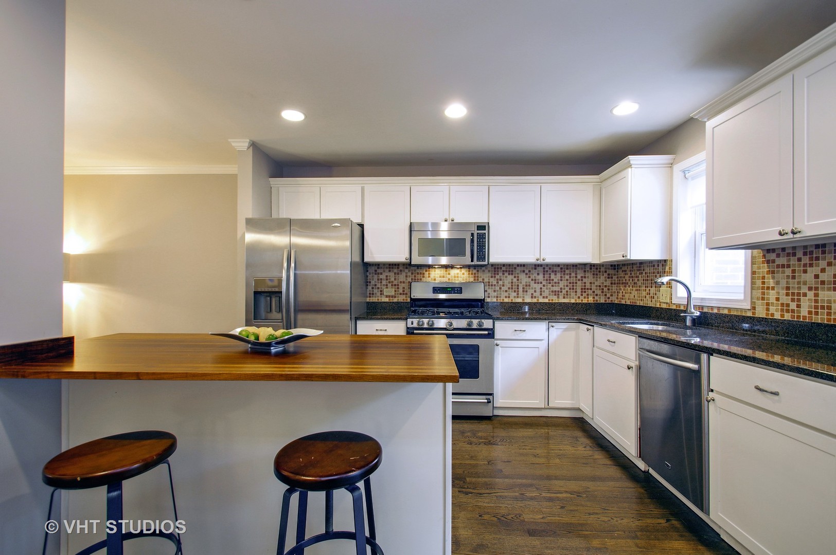3335 North Racine Avenue, Unit C Chicago, IL 60657 - Photo 4 of 12