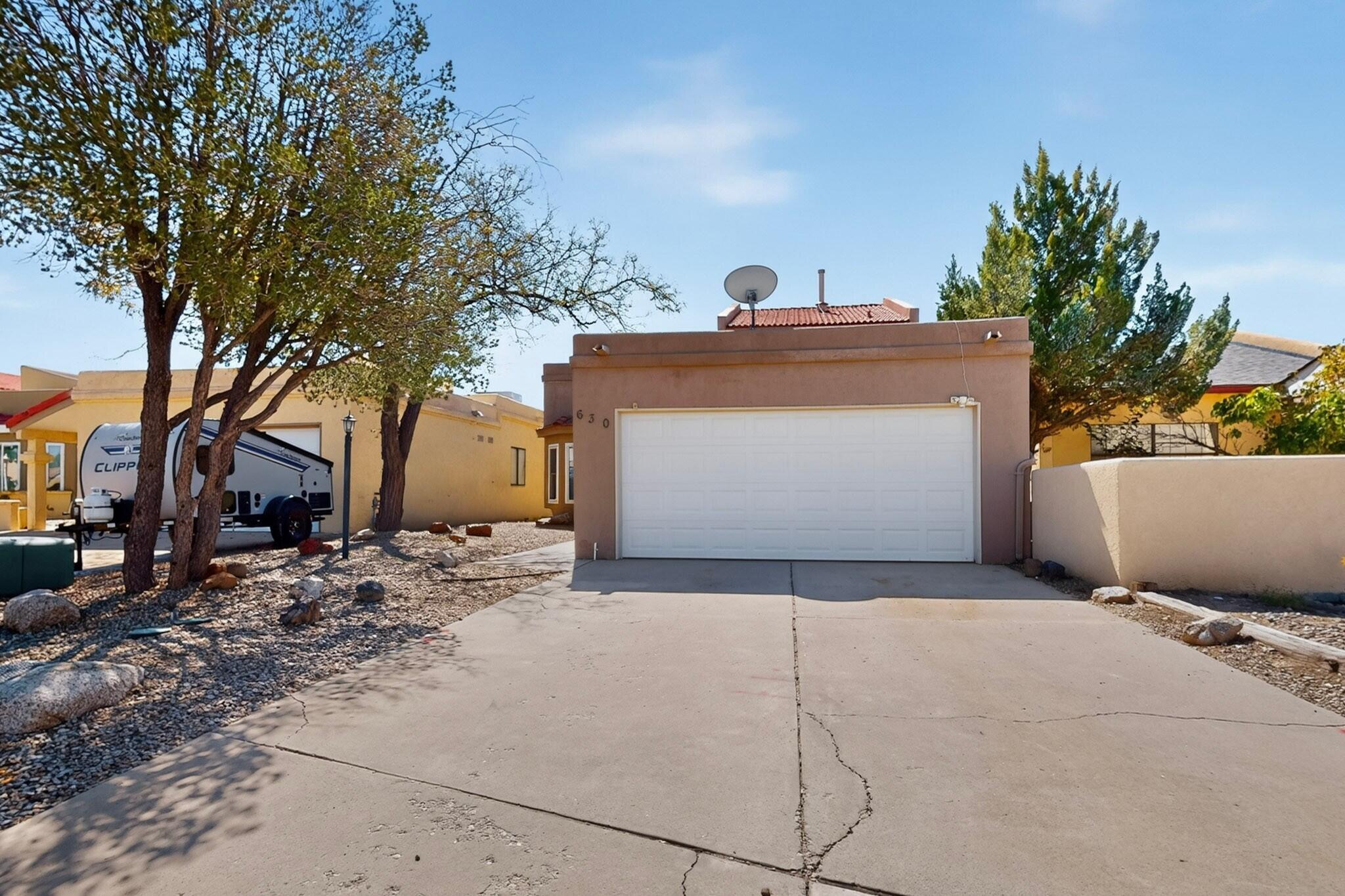 630 Lakeview Circle Southeast Rio Rancho, NM 87124 - Photo 2 of 54 Gallery Image 2