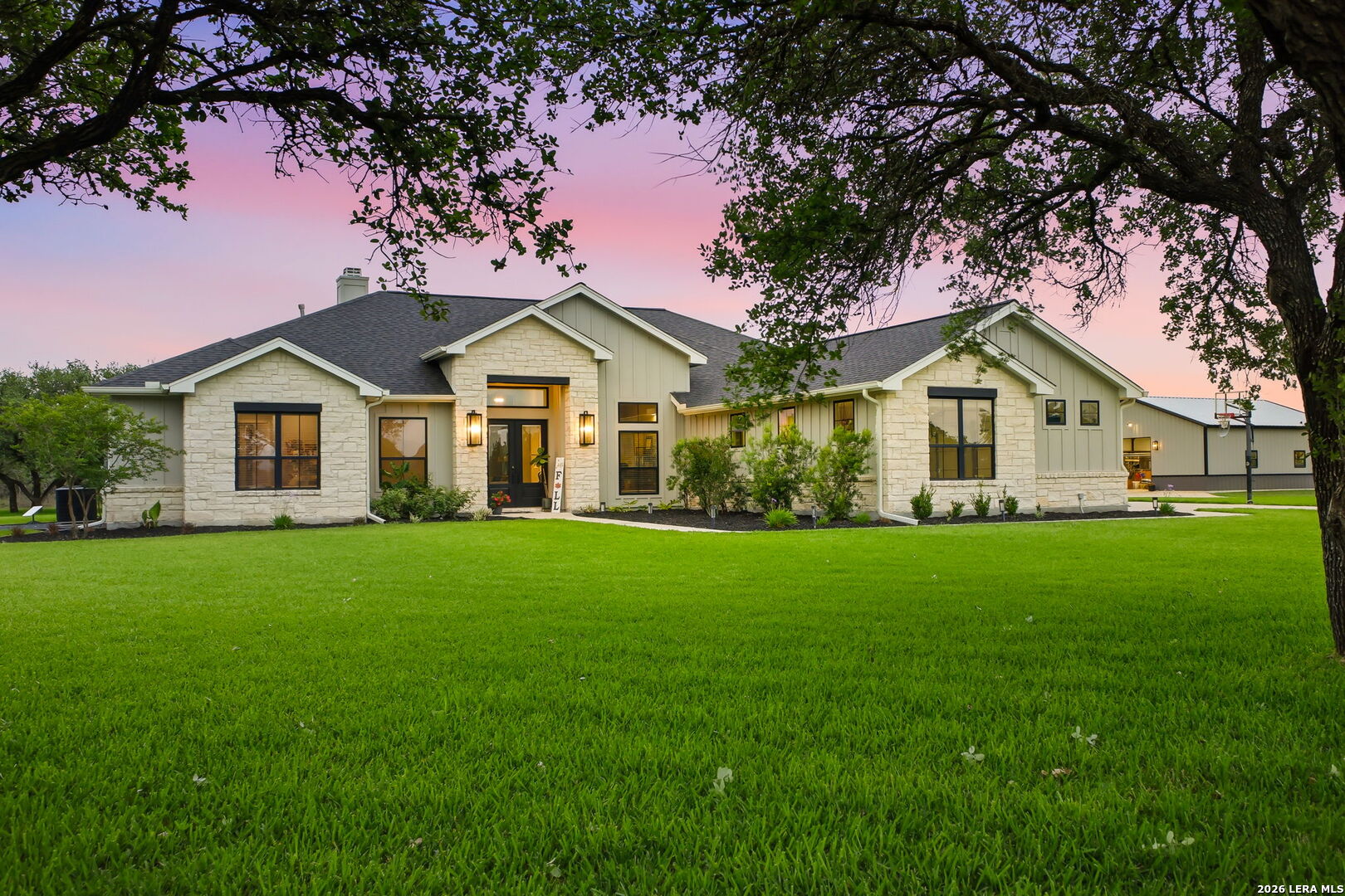 131 Wright Creek Road Victoria, TX 77905 - Photo 4 of 49