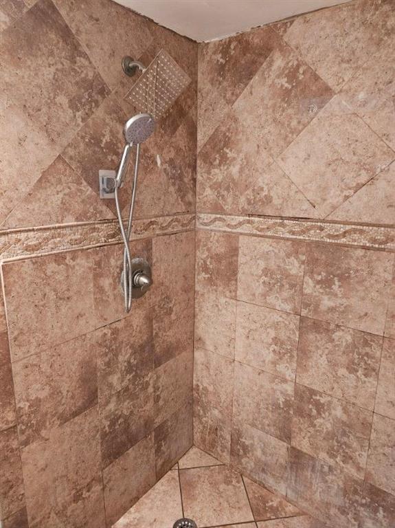 8401 West Sample Road, Unit 36 Coral Springs, FL 33065 - Photo 8 of 11 a bathroom with a shower