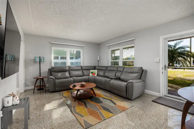 $459,000 | 7201 Grevilla Avenue South, South Pasadena, FL 33707