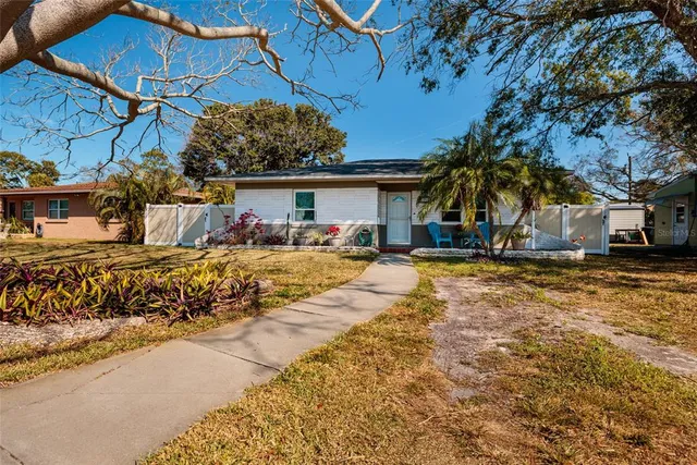 $459,000 | 7201 Grevilla Avenue South, South Pasadena, FL 33707