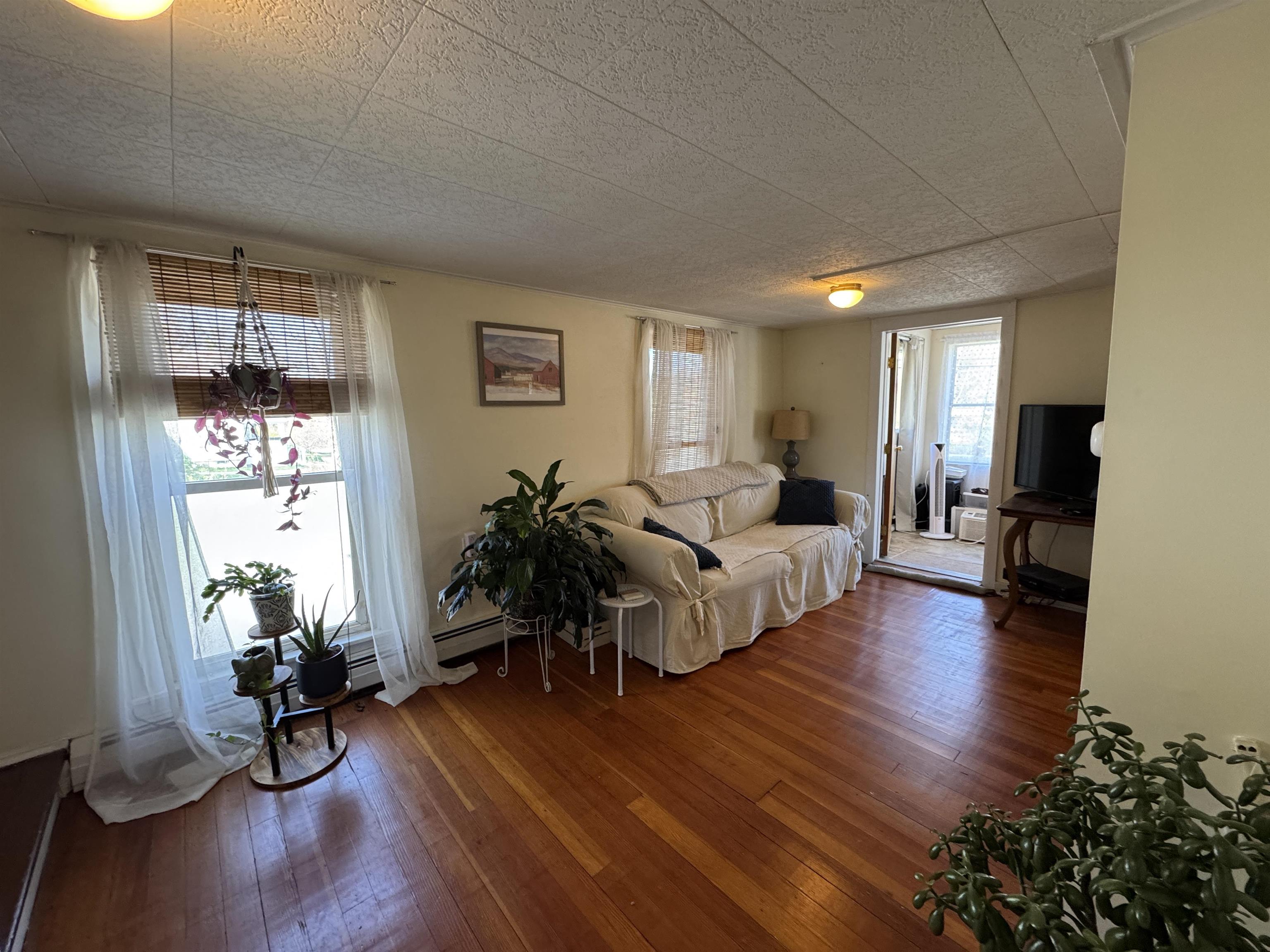 1083 Main Street Bennington, VT 05201 - Photo 5 of 27