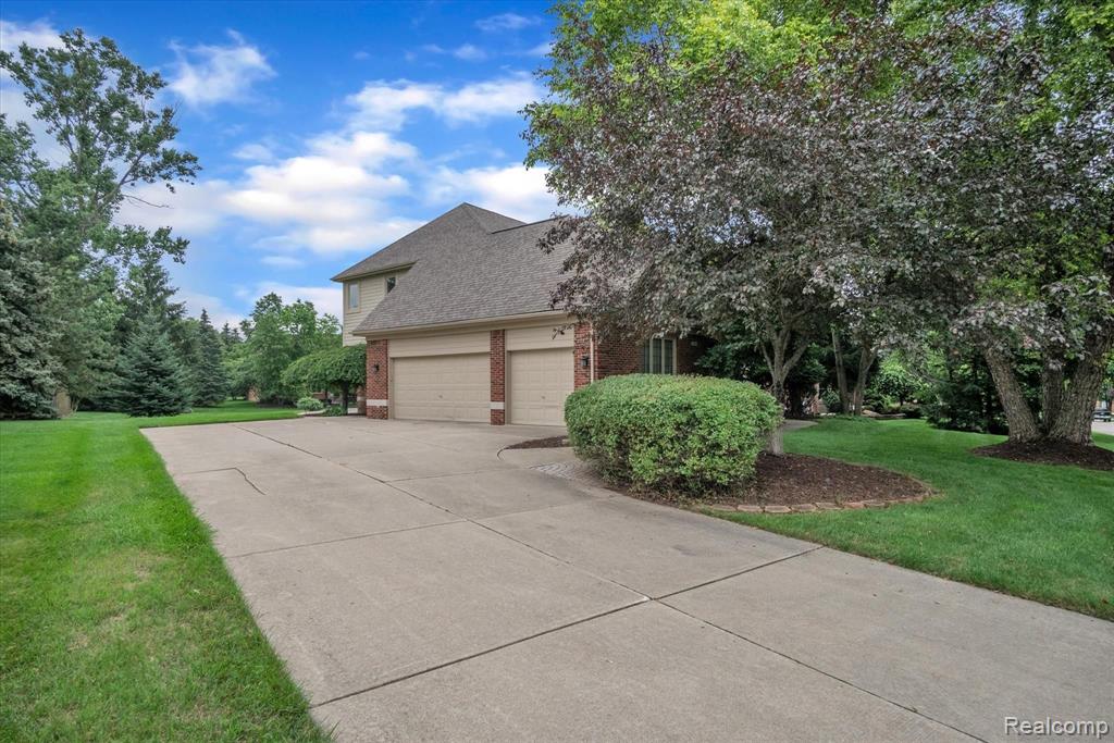 1806 Skyline Drive Rochester Hills, MI 48306 - Photo 4 of 62