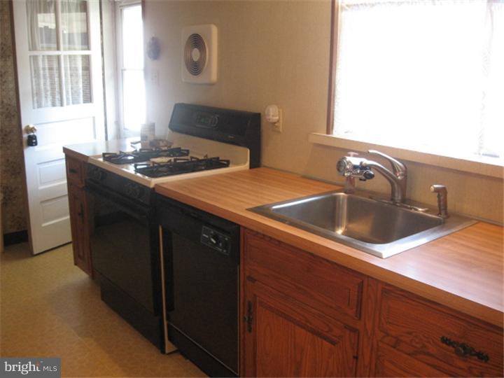 977 Springhaven Road Springfield, PA 19064 - Photo 5 of 22 Kitchen