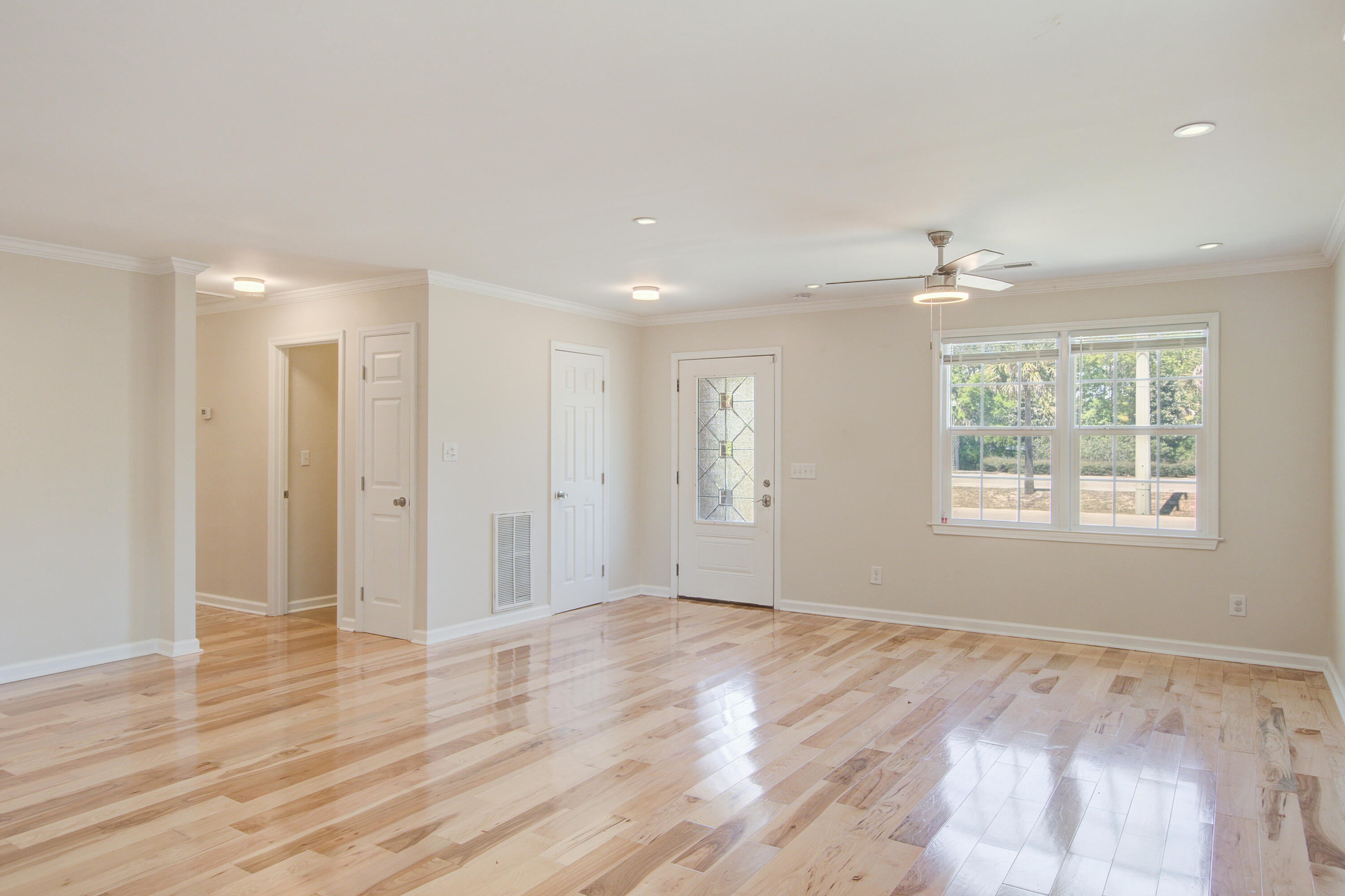 3627 Marginal Road Mount Pleasant, SC 29466 - Photo 10 of 38 3627 (8)