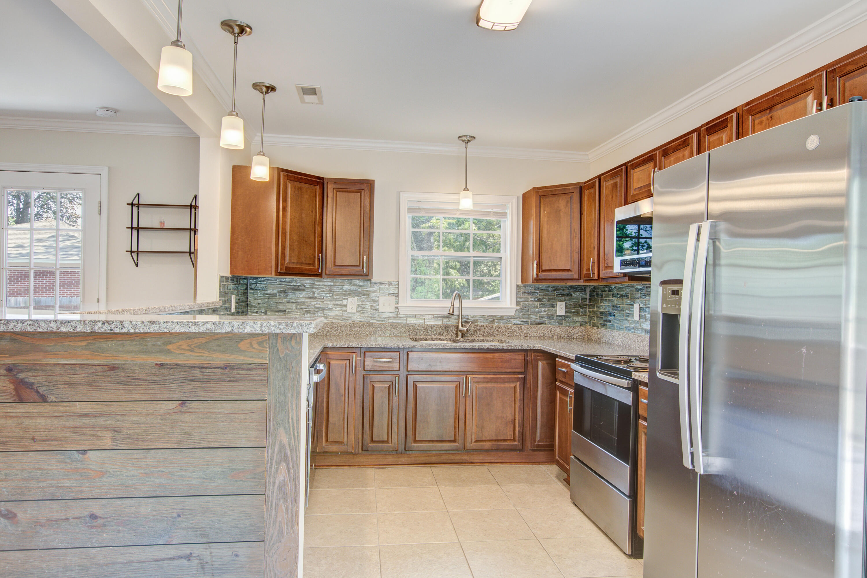 3627 Marginal Road Mount Pleasant, SC 29466 - Photo 12 of 38 3627 (10)