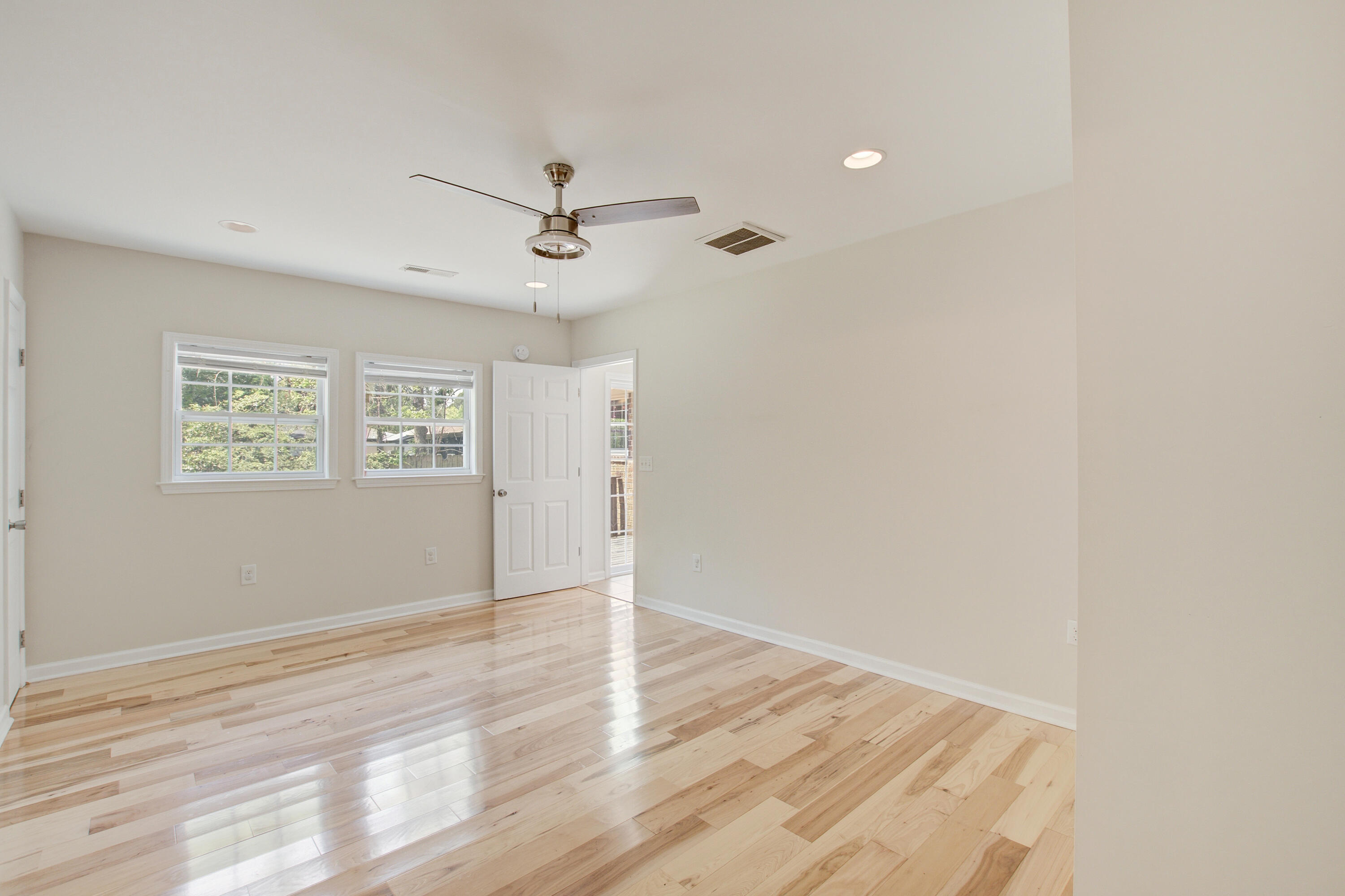 3627 Marginal Road Mount Pleasant, SC 29466 - Photo 19 of 38 3627 (17)