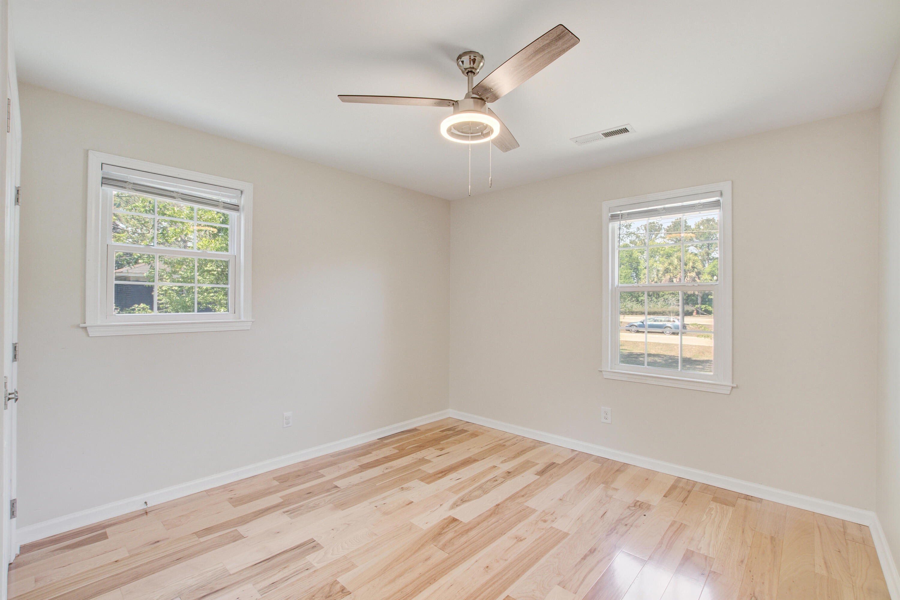 3627 Marginal Road Mount Pleasant, SC 29466 - Photo 29 of 38 3627 (27)
