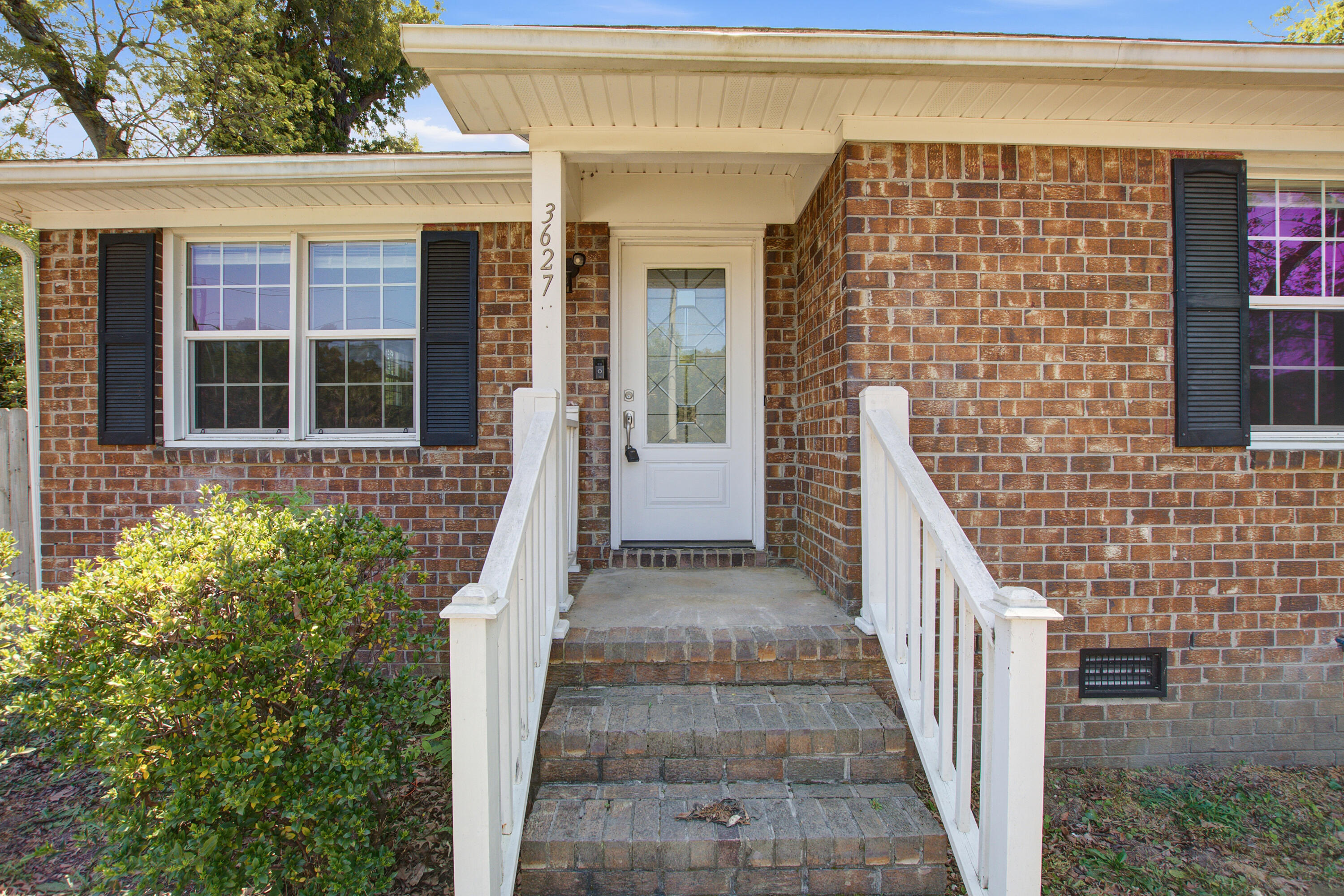 3627 Marginal Road Mount Pleasant, SC 29466 - Photo 6 of 38 3627 (4)