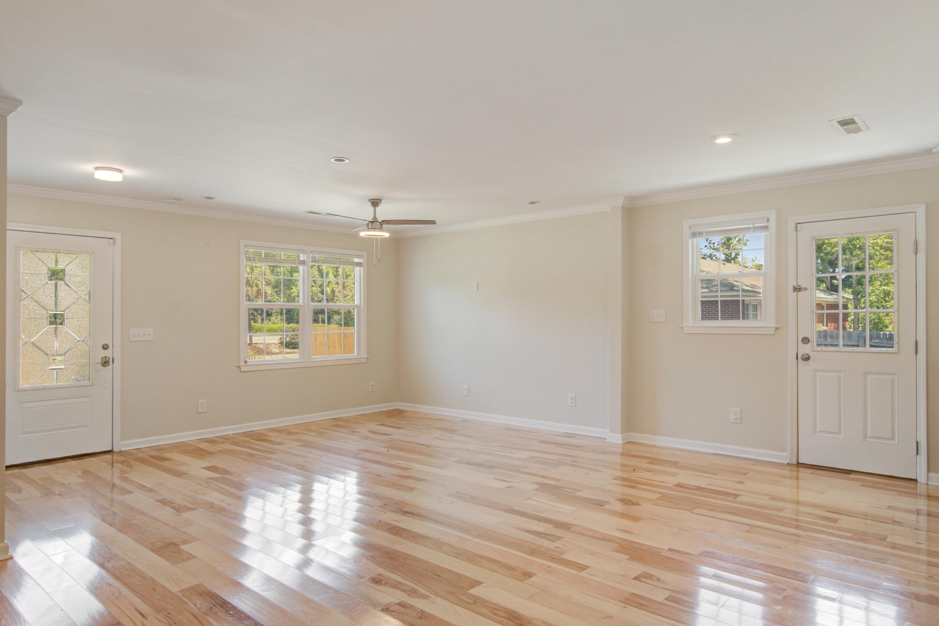 3627 Marginal Road Mount Pleasant, SC 29466 - Photo 9 of 38 3627 (7)