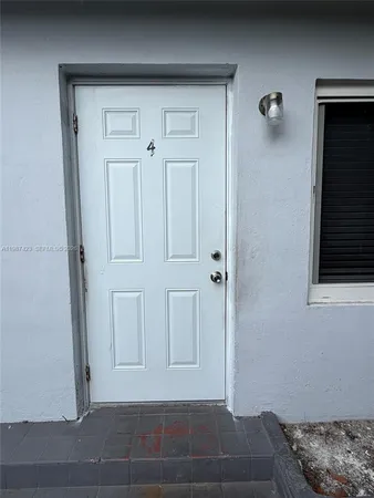 $1,400 | 430 Southwest 6th Avenue, Unit 4, Miami, FL 33130