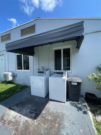 $1,400 | 430 Southwest 6th Avenue, Unit 4, Miami, FL 33130