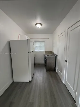 $1,400 | 430 Southwest 6th Avenue, Unit 4, Miami, FL 33130