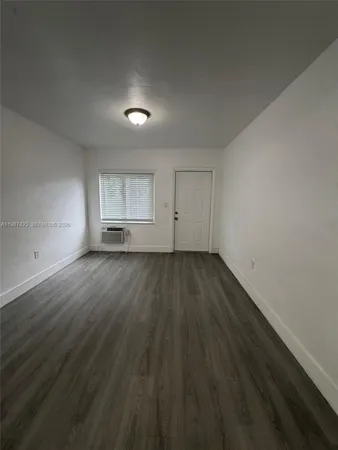 $1,400 | 430 Southwest 6th Avenue, Unit 4, Miami, FL 33130