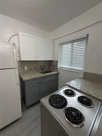 $1,400 | 430 Southwest 6th Avenue, Unit 4, Miami, FL 33130